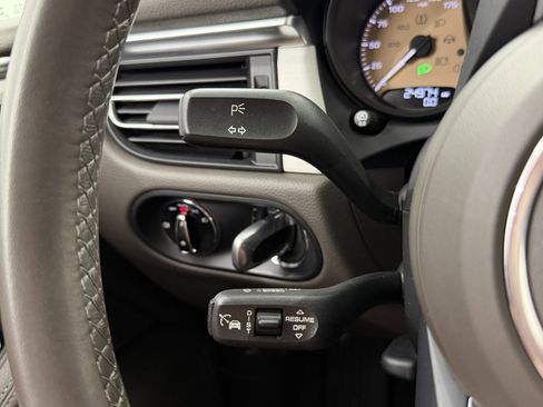 Certified 2023 Porsche Macan image 48