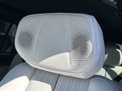 New 2026 Cadillac Vistiq Luxury image 21