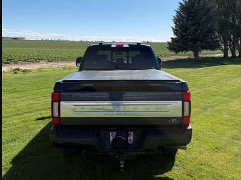 Used 2020 Ford F250 Platinum w/ FX4 Off-Road Package AWD/4WD image 9