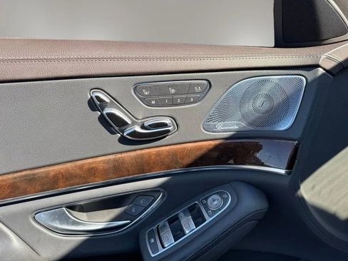 Used 2019 Mercedes-Benz S 560 Sedan image 23