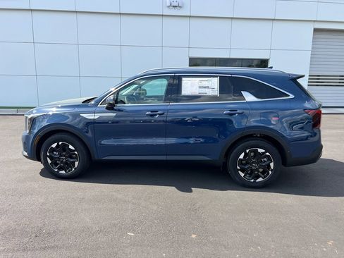 New 2025 Kia Sorento S w/ Panoramic Sunroof Package image 4