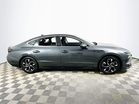 Used 2024 Hyundai Sonata SEL FWD image 2