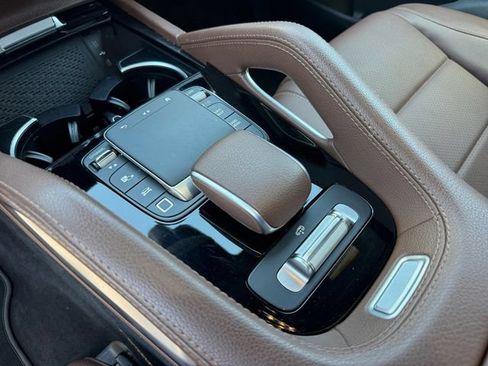 Used 2025 Mercedes-Benz GLS 450 4MATIC image 21