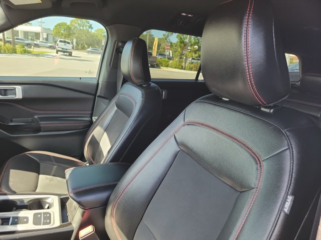 Used 2022 Ford Explorer ST-Line RWD image 16