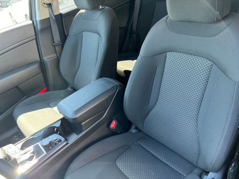 Used 2025 Kia Sportage LX image 31