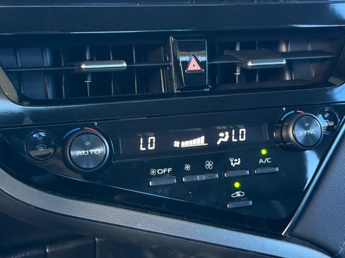 Used 2021 Toyota Camry XSE FWD image 21