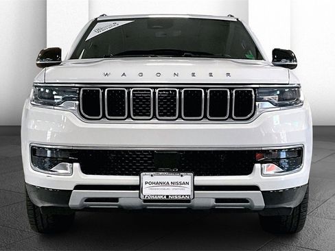 Used 2024 Jeep Wagoneer L Series II w/ Flexible Seating Group image 2