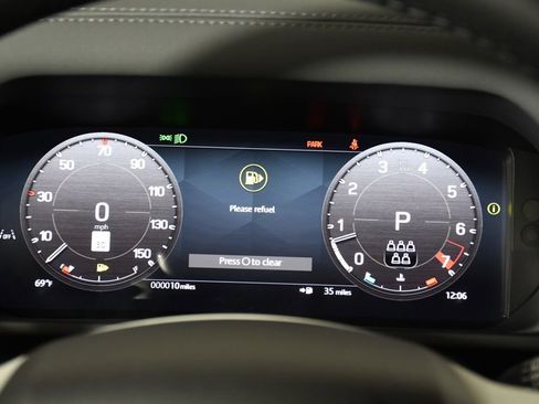 Used 2025 Land Rover Defender 110 S image 22