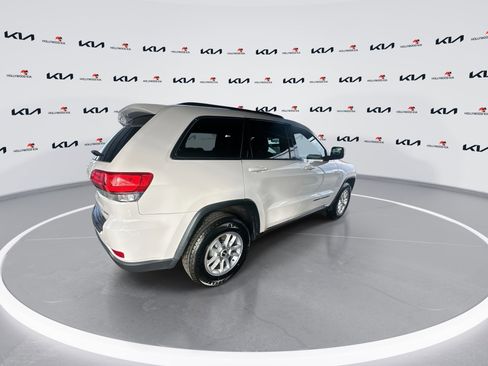 Used 2019 Jeep Grand Cherokee Laredo image 8