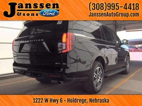 Used 2025 Ford Expedition Max Active AWD/4WD image 5