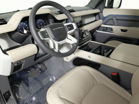 Used 2024 Land Rover Defender 110 S image 43