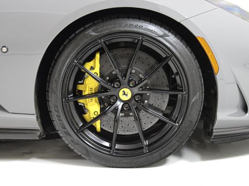 Used 2019 Ferrari 812 Superfast RWD image 18