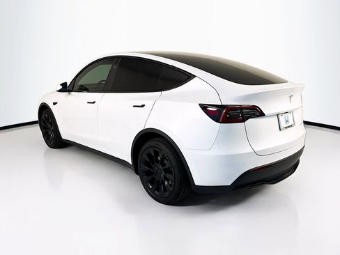 Used 2024 Tesla Model Y Long Range image 7