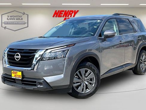 Used 2024 Nissan Pathfinder SV AWD/4WD image 3