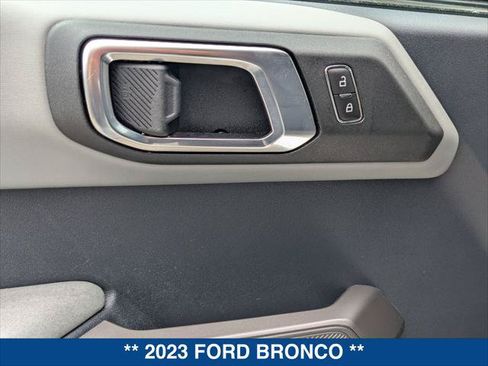 Certified 2023 Ford Bronco Badlands w/ Sasquatch Package AWD/4WD image 11