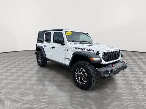 Used 2024 Jeep Wrangler Unlimited Rubicon AWD/4WD image 2