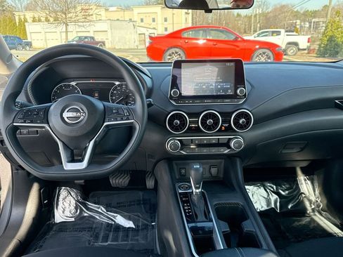 Used 2024 Nissan Sentra SV image 8