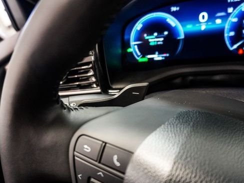 Used 2025 Toyota Camry XSE image 19