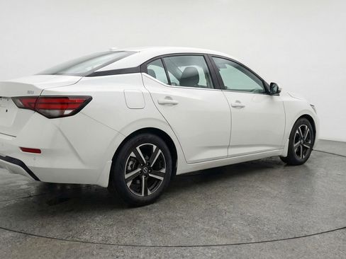Used 2025 Nissan Sentra SV FWD image 9