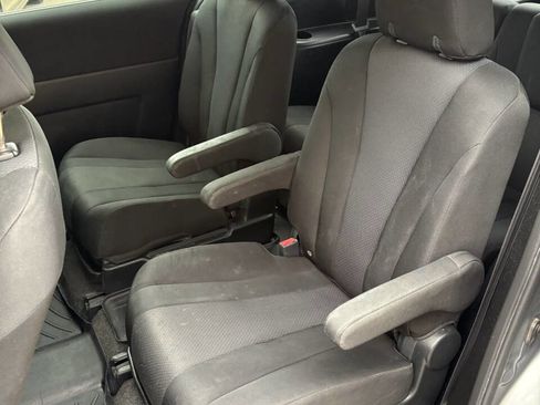 Used 2014 MAZDA MAZDA5 Sport image 11