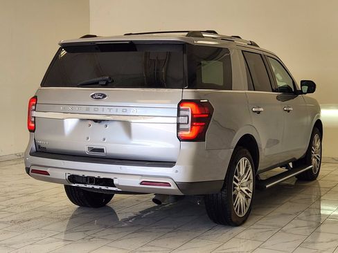 Used 2024 Ford Expedition Limited AWD/4WD image 7