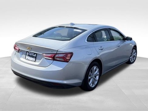 Used 2019 Chevrolet Malibu LT w/ Leather Package FWD image 5