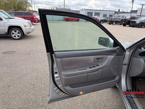 Used 2004 Toyota Avalon XL FWD image 11