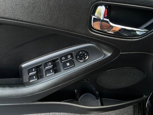 Used 2015 Kia Forte LX w/ Popular Package FWD image 17