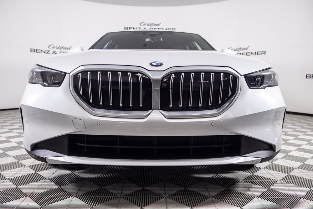 Used 2024 BMW 530i w/ Premium Package RWD image 5