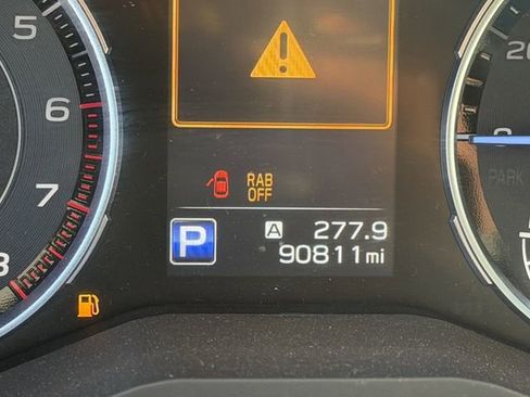 Used 2019 Subaru Ascent Limited w/ Popular Package #3 image 9