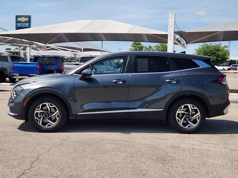 Used 2025 Kia Sportage LX FWD image 4
