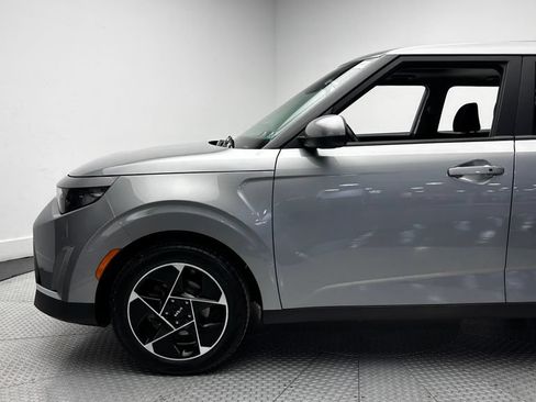 Used 2025 Kia Soul EX FWD image 5