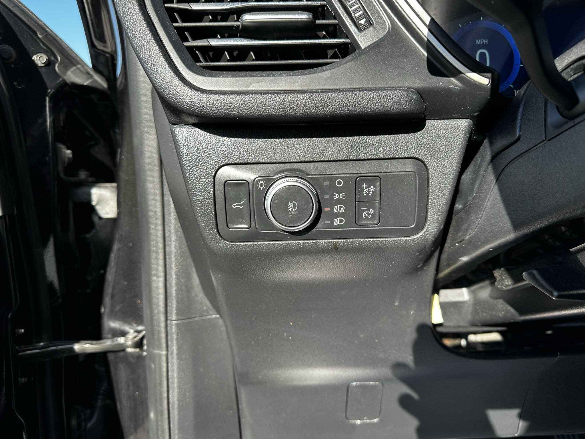 Used 2021 Ford Escape SEL w/ Technology Package AWD/4WD image 15