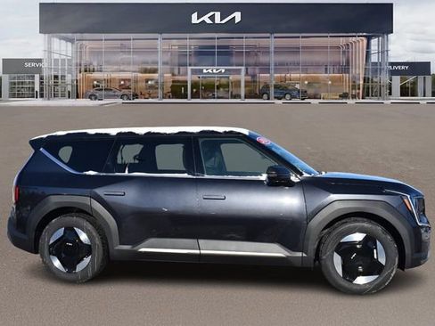 New 2026 Kia EV9 Light image 2