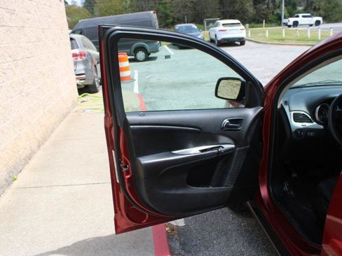 Used 2011 Dodge Journey Mainstreet FWD image 16