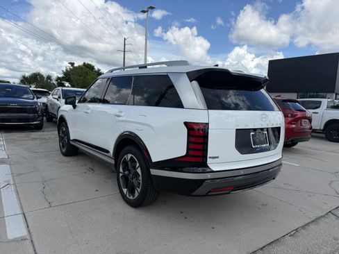 Used 2026 Hyundai Palisade Limited FWD image 6