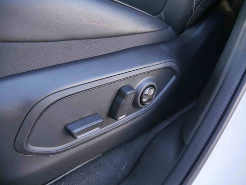 New 2025 Jeep Grand Cherokee Altitude image 26