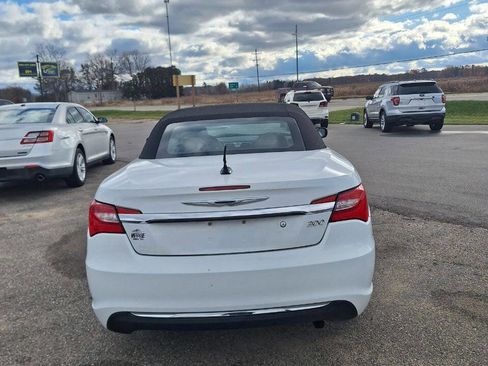 Used 2012 Chrysler 200 Touring image 4