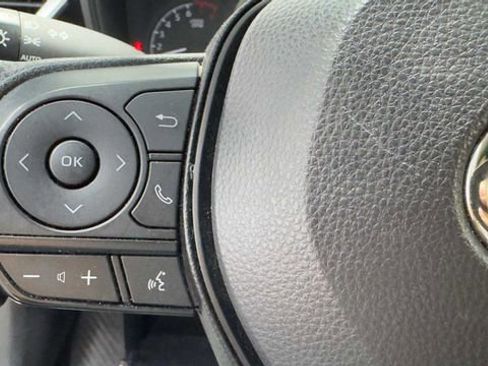Used 2021 Toyota Corolla LE FWD image 27