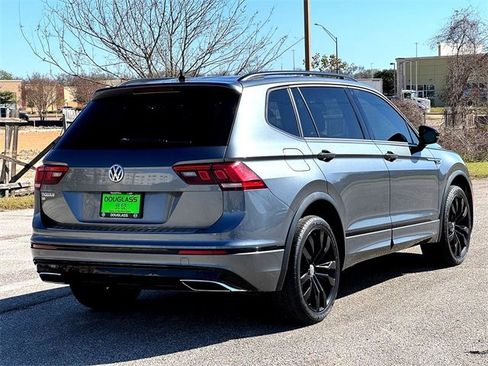 Certified 2020 Volkswagen Tiguan SE image 8