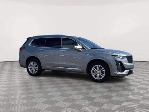 Used 2024 Cadillac XT6 Luxury w/ LPO, Floor Liner Package FWD image 2