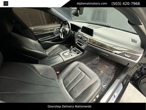 Used 2018 BMW 740i image 20