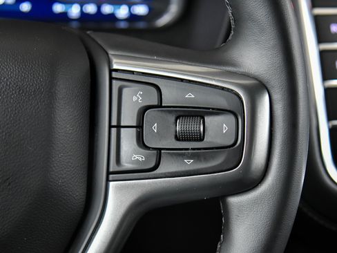 Used 2023 Chevrolet Suburban Premier image 33