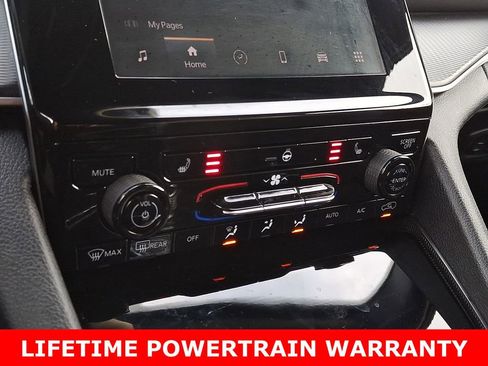 Used 2024 Jeep Grand Cherokee Altitude image 16