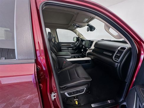 Used 2019 RAM 1500 Laramie image 29