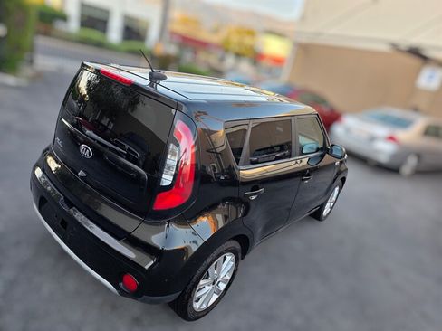 Used 2018 Kia Soul + FWD image 8