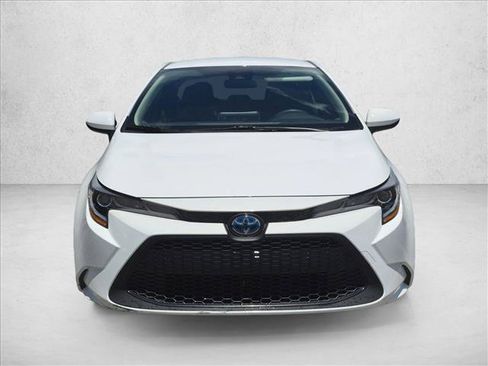 Used 2021 Toyota Corolla LE FWD image 2