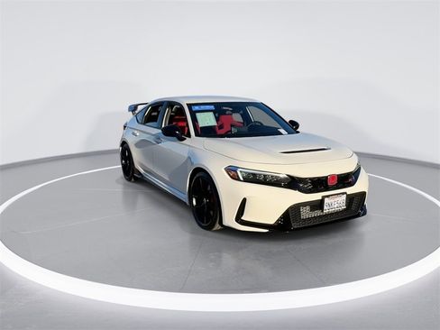 Certified 2025 Honda Civic Type R image 2