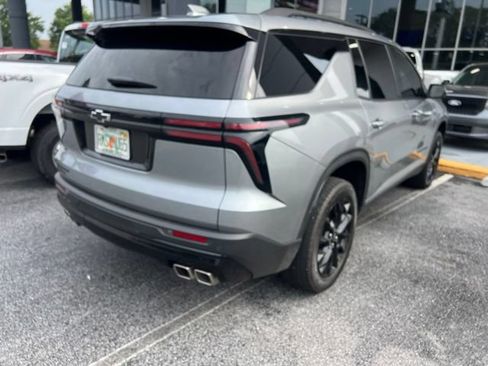 Used 2025 Chevrolet Traverse LT w/ Midnight/Sport Edition FWD image 4