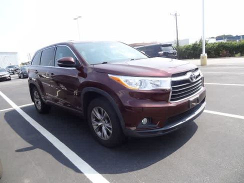 Used 2015 Toyota Highlander Plus AWD/4WD image 6